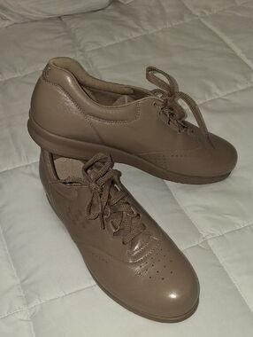 SAS Women's Lace-Up Sneakers - 10.5